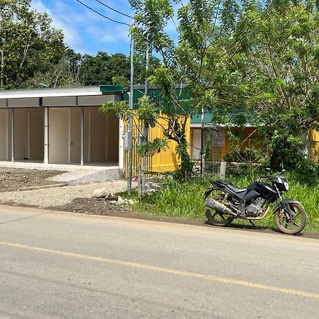 Apartamentos Sol Cahuita Eksteriør bilde